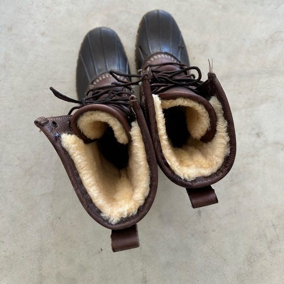 Women’s Bean Boots, 8" Shearling-Lined Insulated, size 9 - Picture 4 of 5